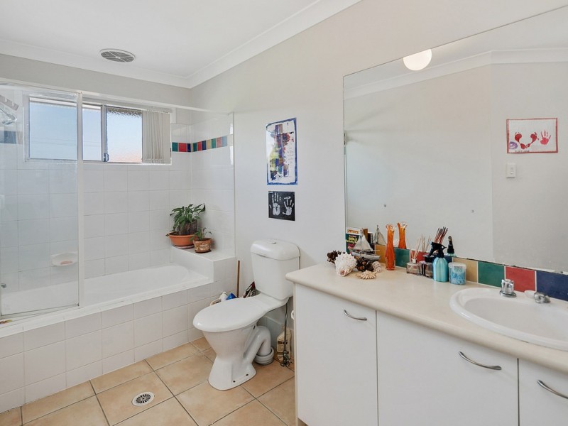 8 / 250 Manly Road, Manly West QLD 4179