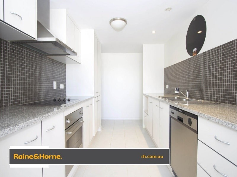 32F Middle Street, Cleveland QLD 4163