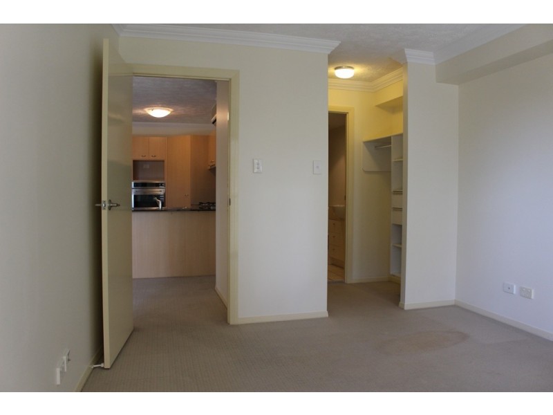 10 / 11 Grosvenor Road, Indooroopilly QLD 4068