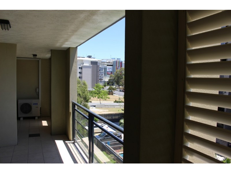 10 / 11 Grosvenor Road, Indooroopilly QLD 4068