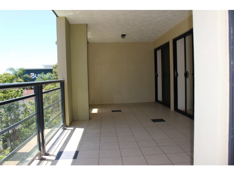 10 / 11 Grosvenor Road, Indooroopilly QLD 4068