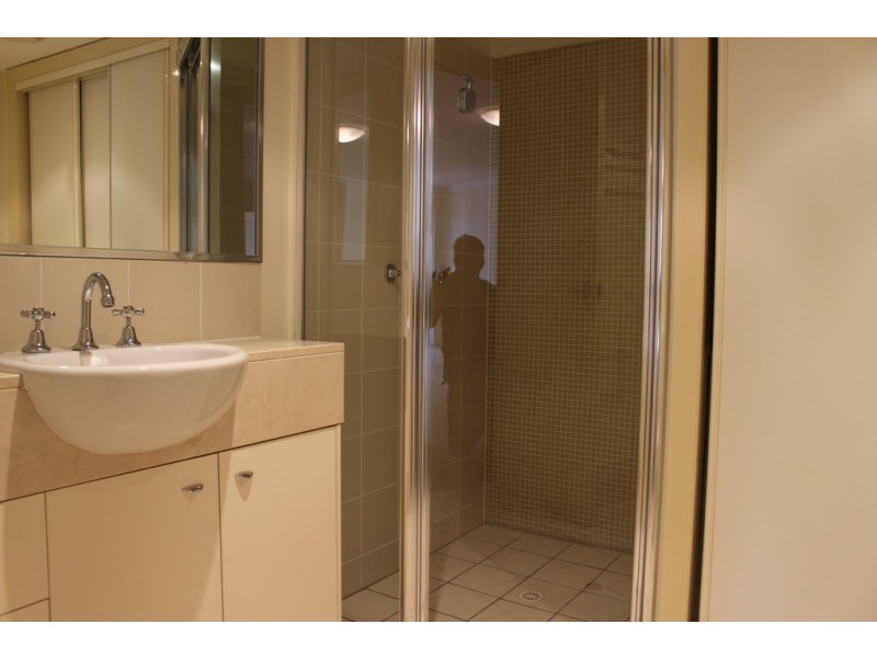 10 / 11 Grosvenor Road, Indooroopilly QLD 4068