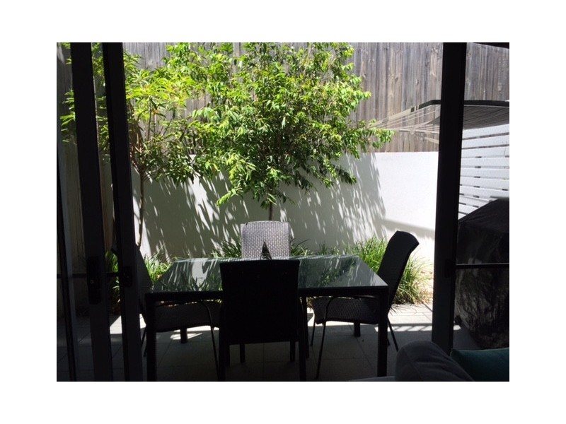 2/60 Cowie Rd, Carseldine QLD 4034