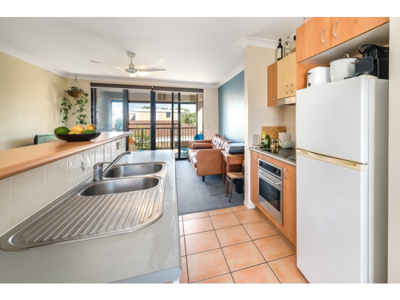 6/4 Mawarra St, Palm Beach QLD 4221