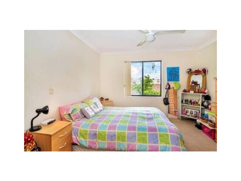 6/4 Mawarra St, Palm Beach QLD 4221