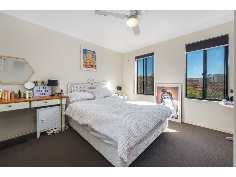 17/4 Mawarra St, Palm Beach QLD 4221