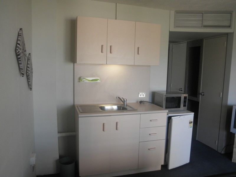 413/2 Barney Street, Southport QLD 4215