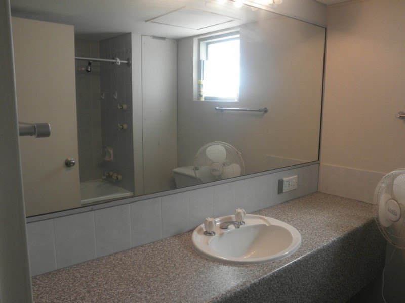 413/2 Barney Street, Southport QLD 4215