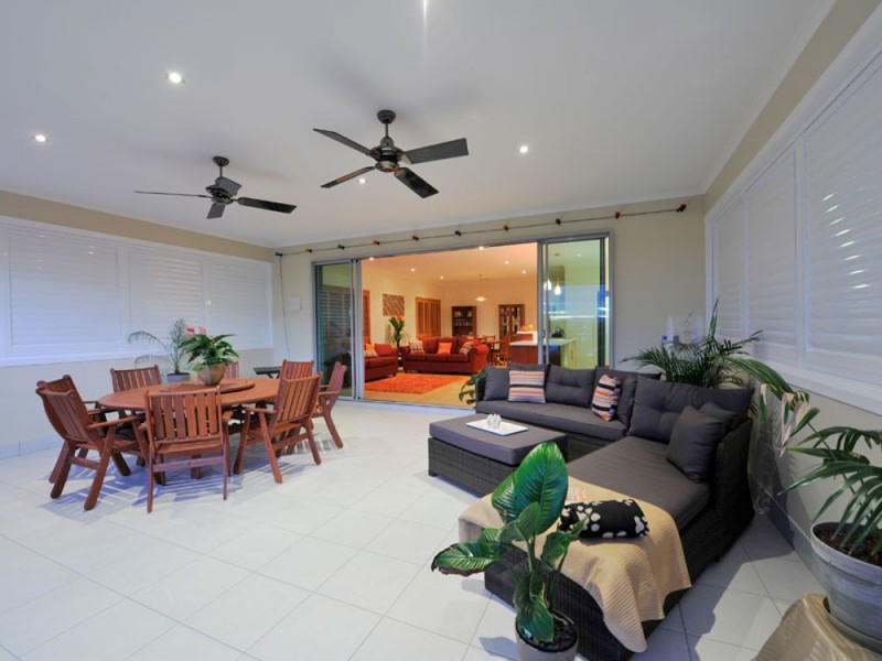 43 Power Street, Norman Park QLD 4170