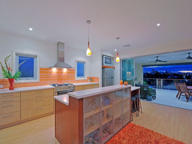 43 Power Street, Norman Park QLD 4170
