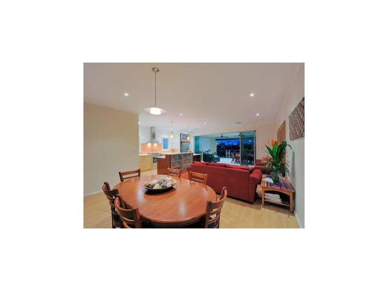43 Power Street, Norman Park QLD 4170