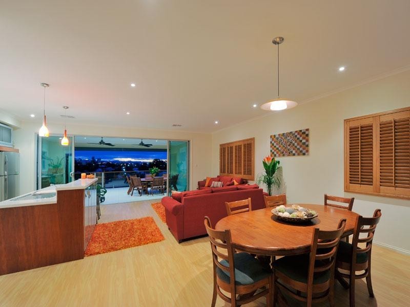 43 Power Street, Norman Park QLD 4170