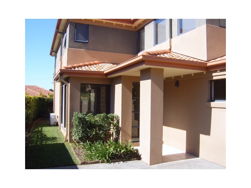 4 University Drive, Robina QLD 4226