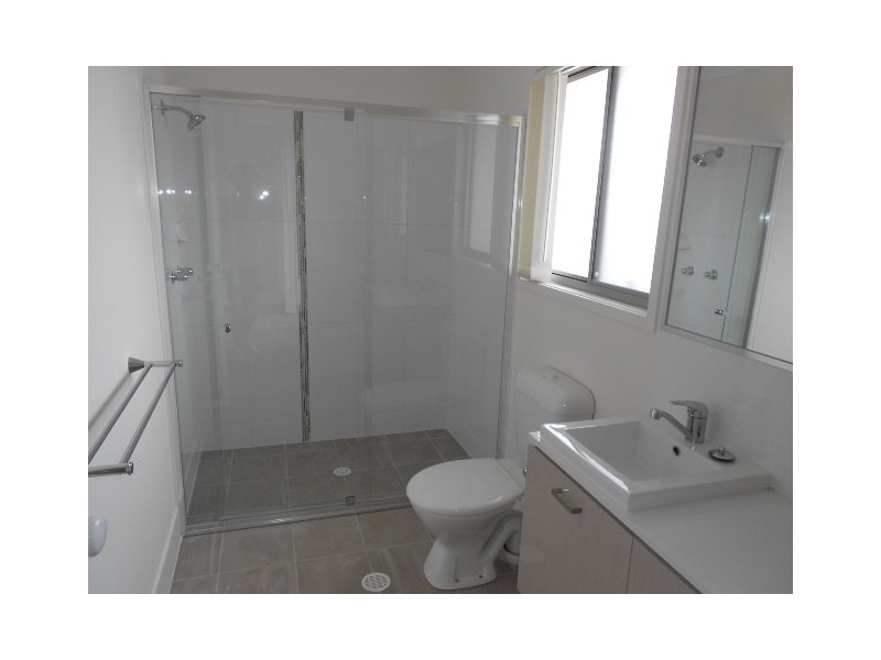 18/1 Gumview street, Albany Creek QLD 4035