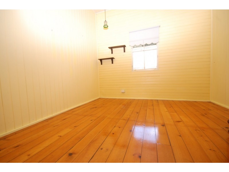 31 Price, Oxley QLD 4075