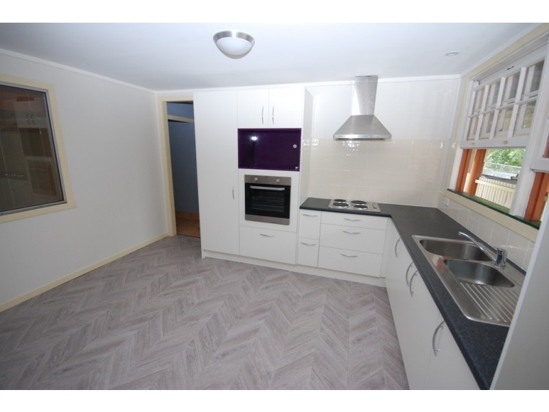 31 Price, Oxley QLD 4075