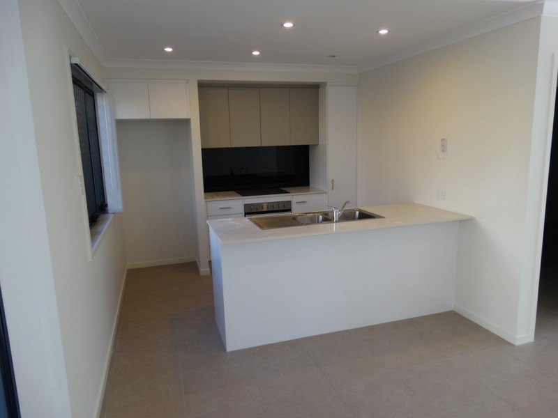 U5/14 Lincoln Parade, Springfield Lakes QLD 4300