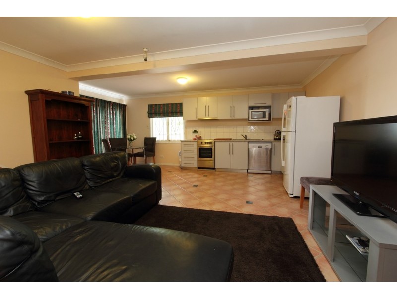 8 Challinor, Auchenflower QLD 4066