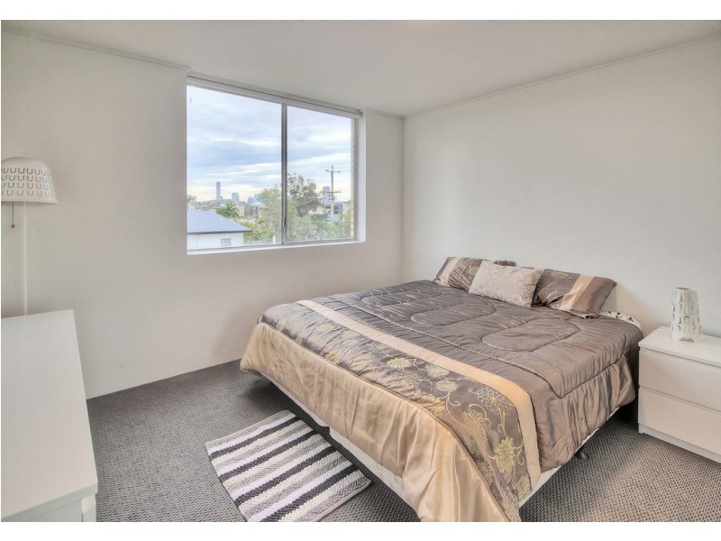 77 Durham, St Lucia QLD 4067