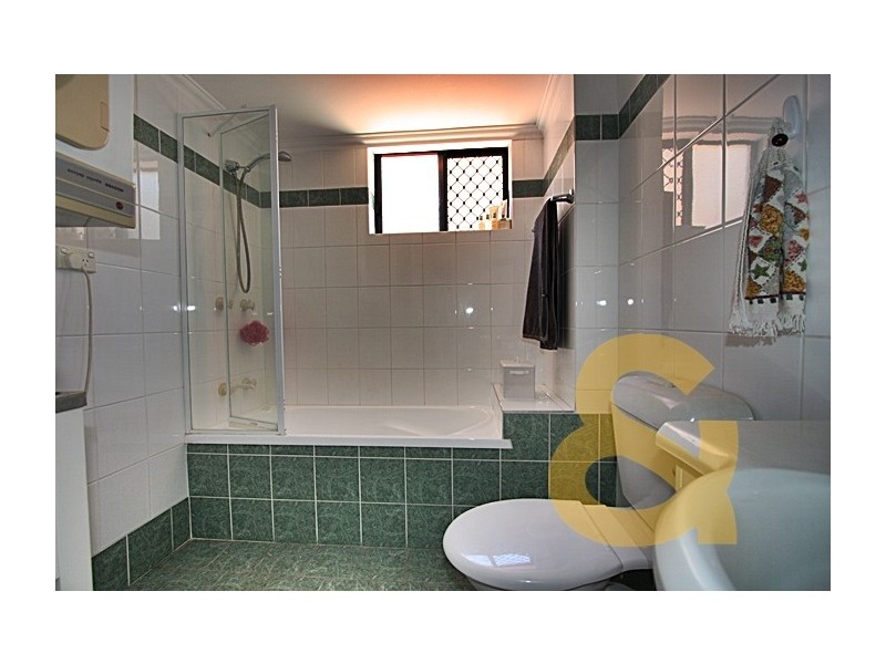 15 Dansie Street, Greenslopes QLD 4120