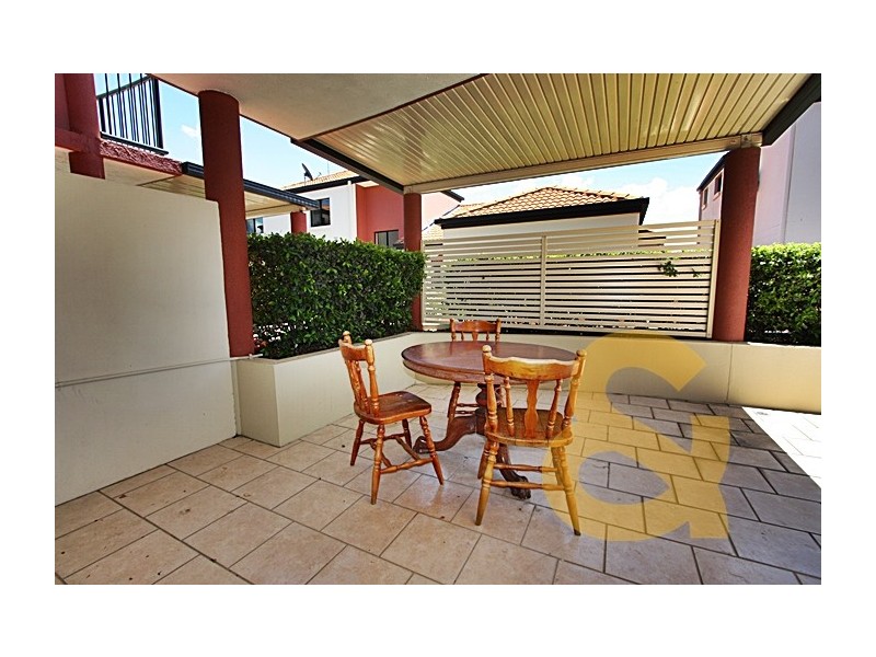 15 Dansie Street, Greenslopes QLD 4120