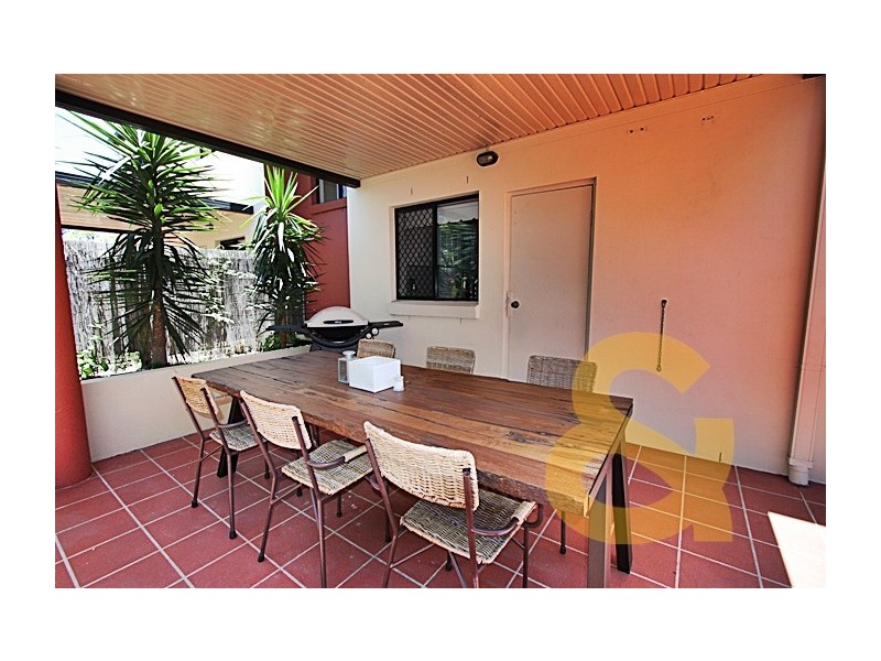 15 Dansie Street, Greenslopes QLD 4120