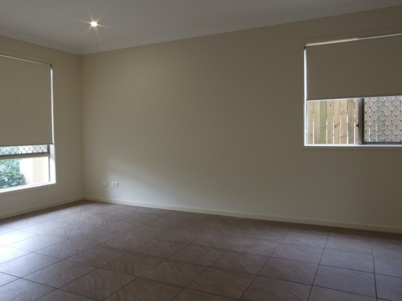 2/75 LEVINGTON ROAD, Eight Mile Plains QLD 4113