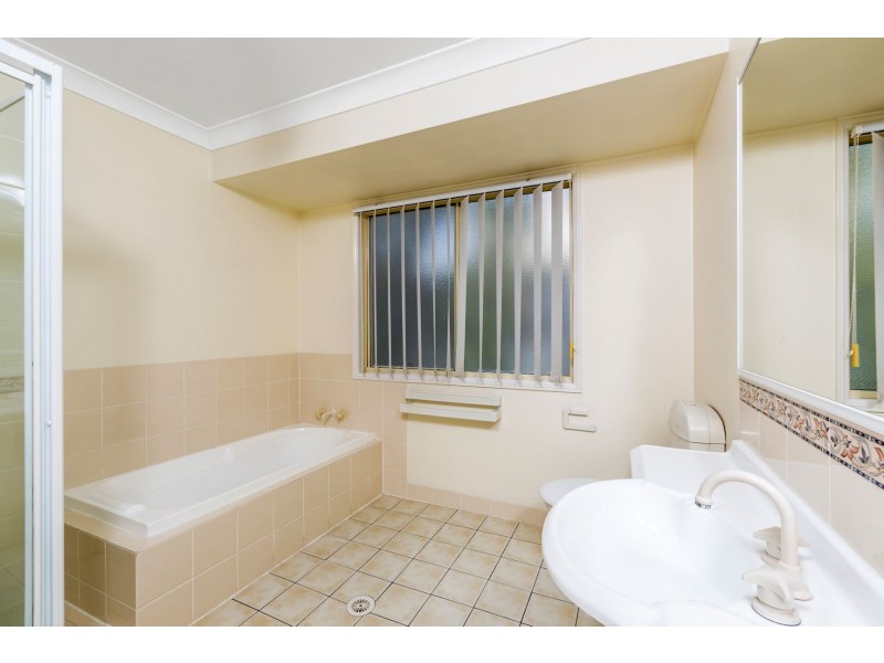 90 Oakleaf Street, Eight Mile Plains QLD 4113