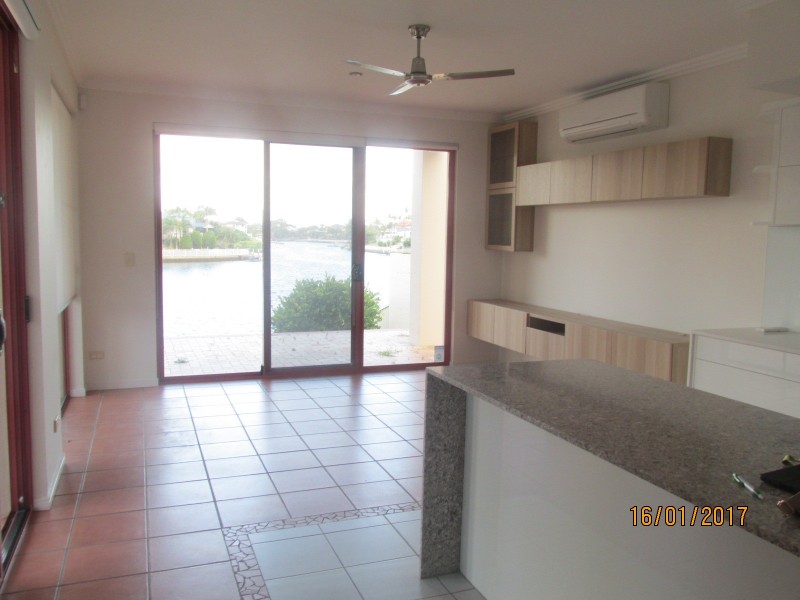 4 Portobello Drive, Mermaid Waters QLD 4218