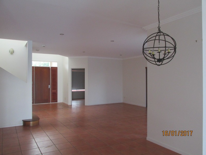 4 Portobello Drive, Mermaid Waters QLD 4218