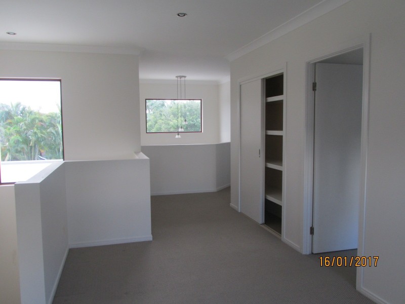 4 Portobello Drive, Mermaid Waters QLD 4218