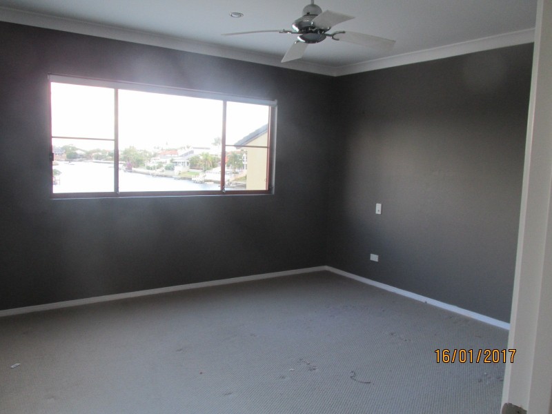4 Portobello Drive, Mermaid Waters QLD 4218