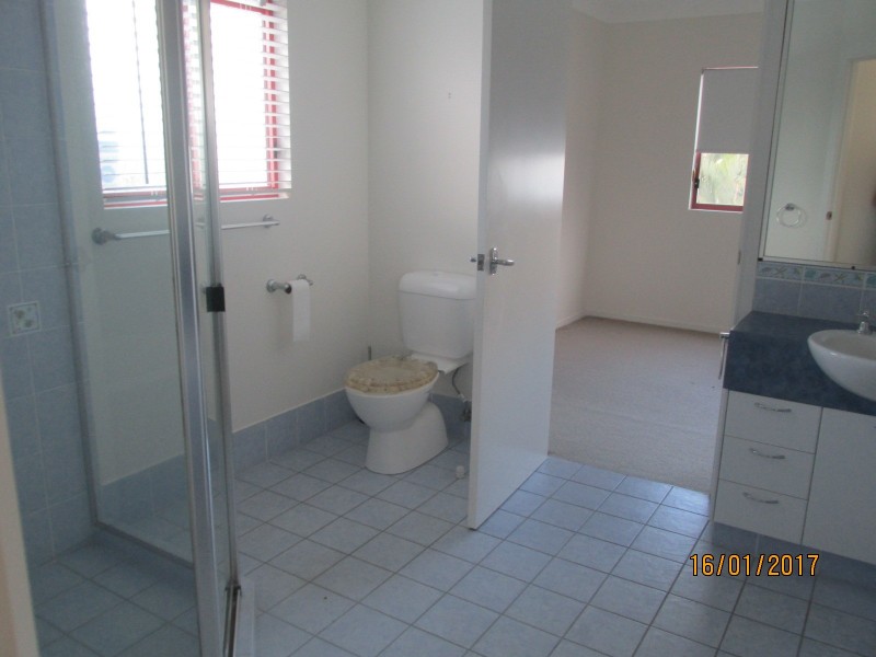 4 Portobello Drive, Mermaid Waters QLD 4218