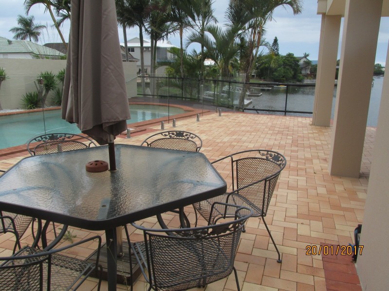 4 Portobello Drive, Mermaid Waters QLD 4218