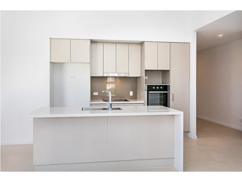 11 Andrews St, Southport QLD 4215