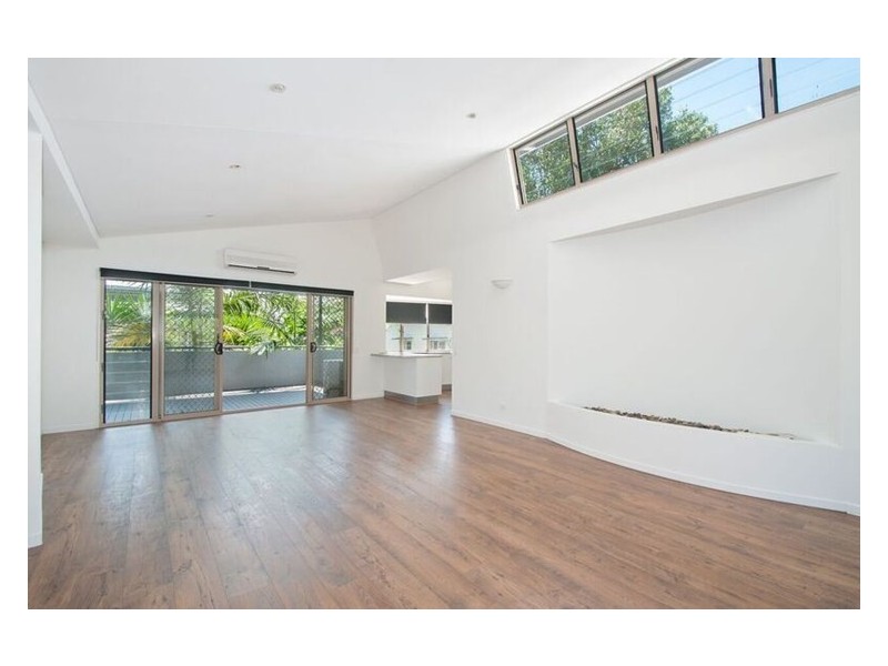 28 Churchill Street, Woolloongabba QLD 4102