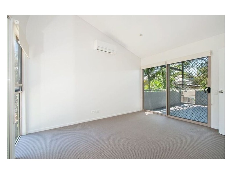 28 Churchill Street, Woolloongabba QLD 4102