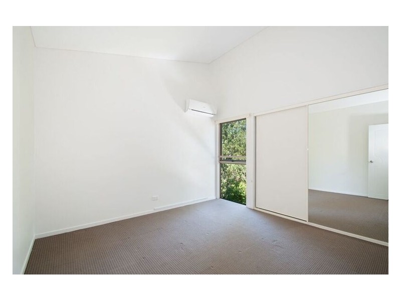 28 Churchill Street, Woolloongabba QLD 4102