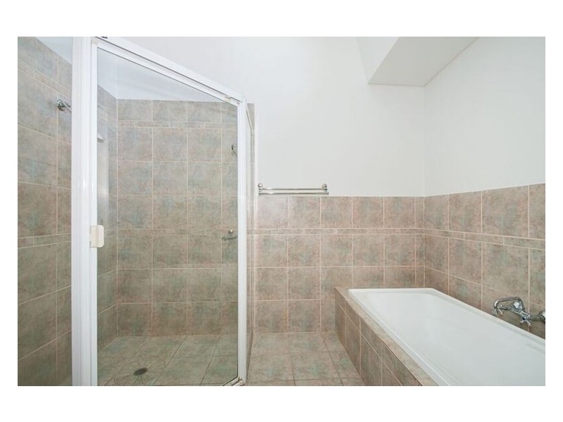 28 Churchill Street, Woolloongabba QLD 4102