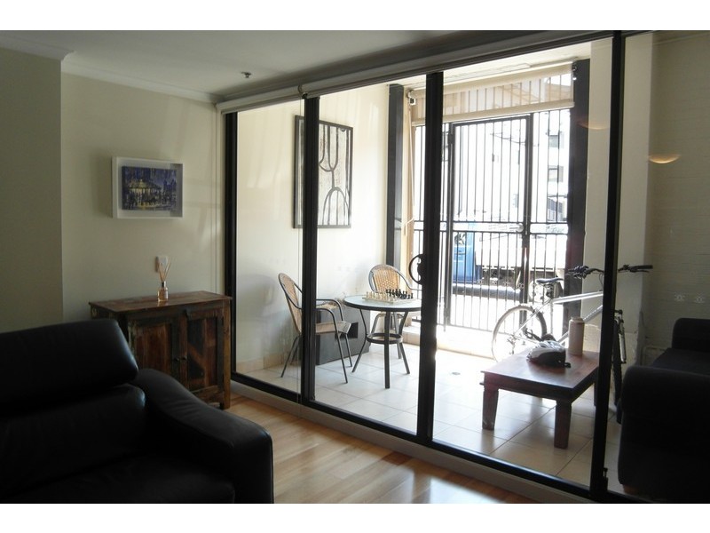 54-M- Vernon Tce, Teneriffe QLD 4005