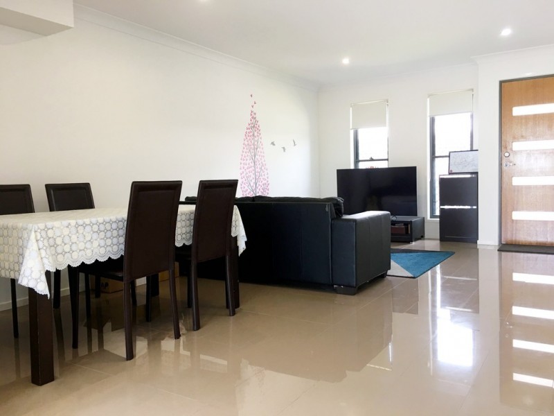 30 Girraween Crescent, Parkinson QLD 4115