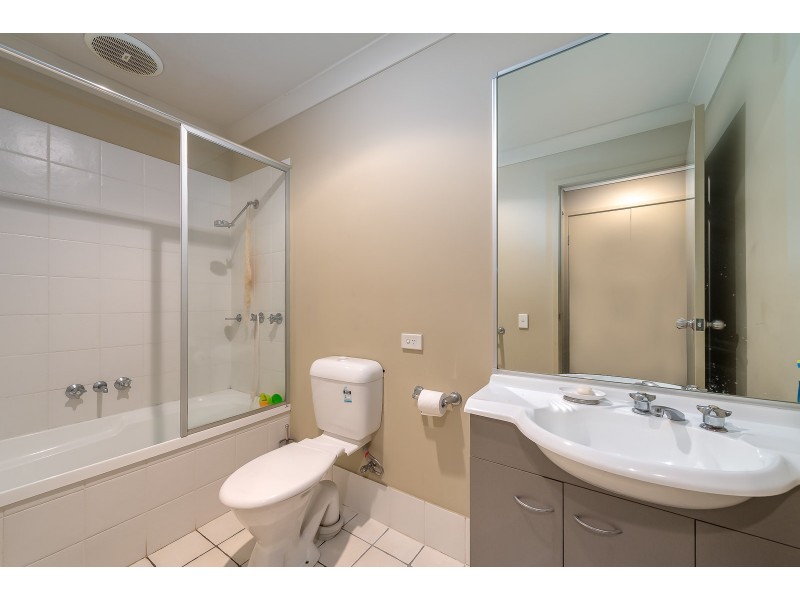 82/590 PINE RIDGE ROAD, Coombabah QLD 4216