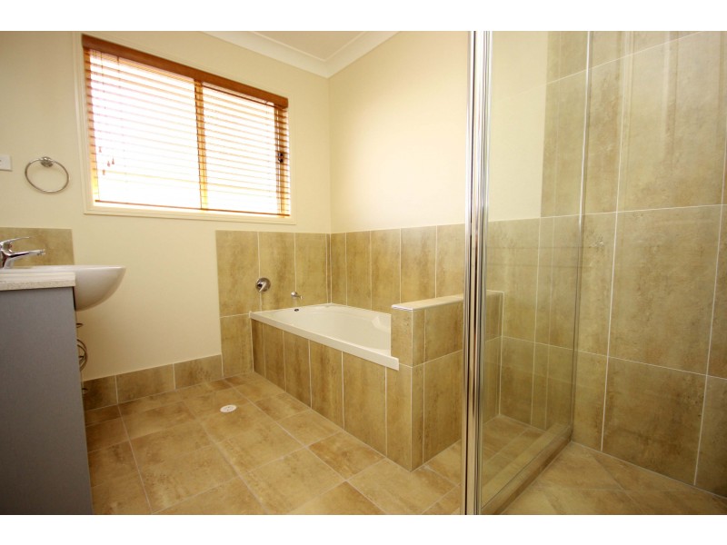 03/24 Tallis Street, Wakerley QLD 4154