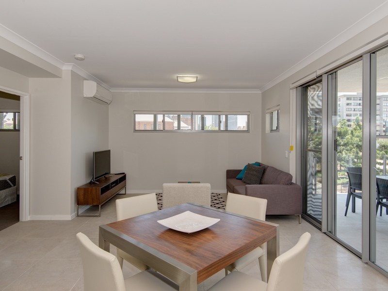 U302 / 37 CONNOR STREET, Kangaroo Point QLD 4169