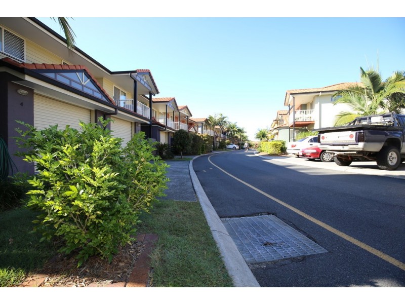 210 Government Road, Forest Lake QLD 4078