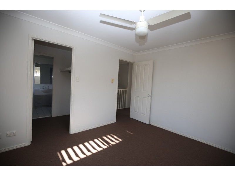 210 Government Road, Forest Lake QLD 4078