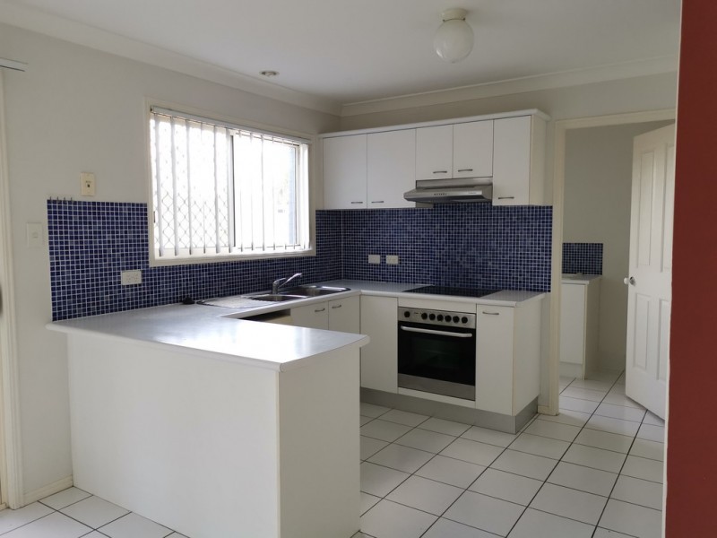 210 Government Road, Forest Lake QLD 4078