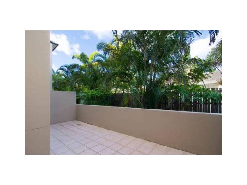 4/4 Mawarra Street, Palm Beach QLD 4221