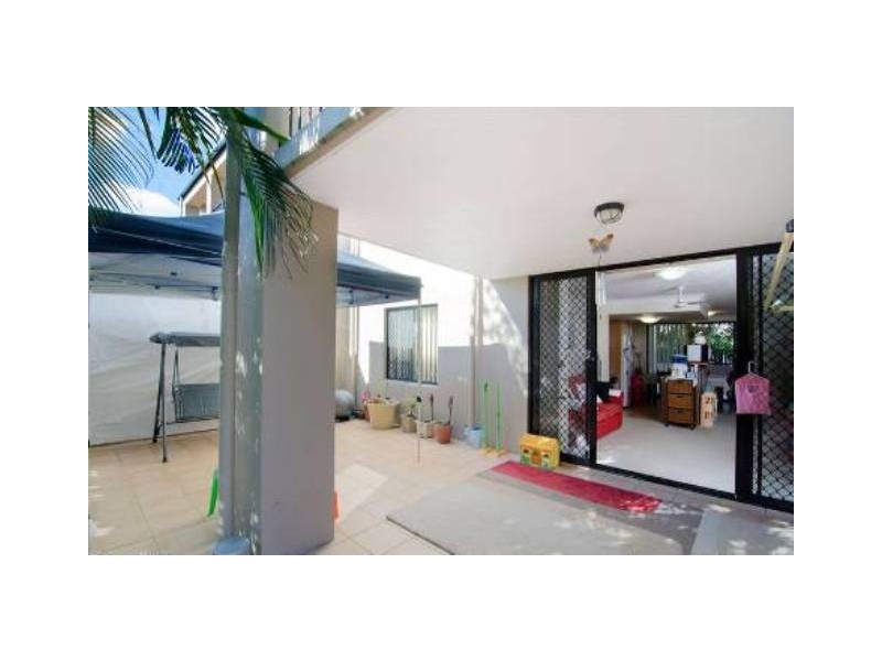 4/4 Mawarra Street, Palm Beach QLD 4221