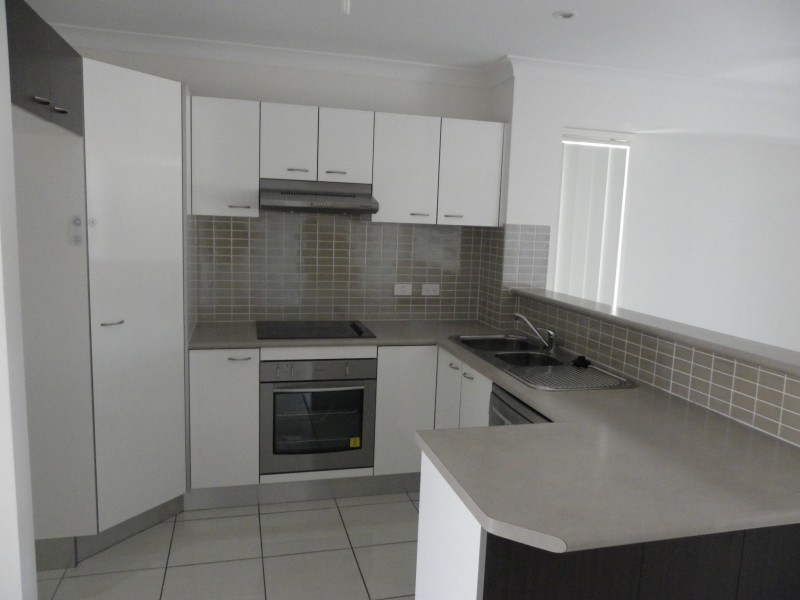 TV/99 Peverell Street, Hillcrest QLD 4118